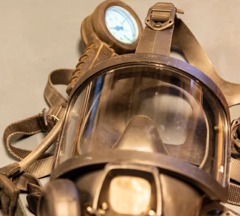 Composite oxygen cylinder for aerospace use